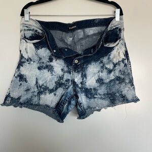 Bebe Women's Blue Tie-Dye Jean Shorts